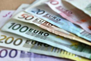 Aumento stipendi lavoratori da giugno 2024